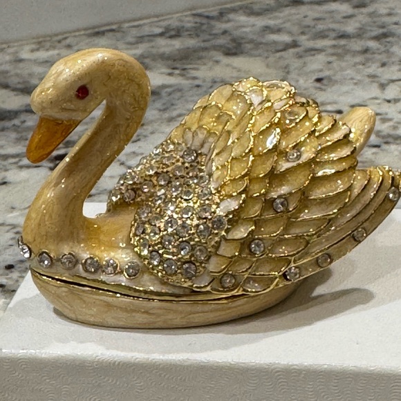 Enameled and crystal Swan Trinket Box - Picture 1 of 11